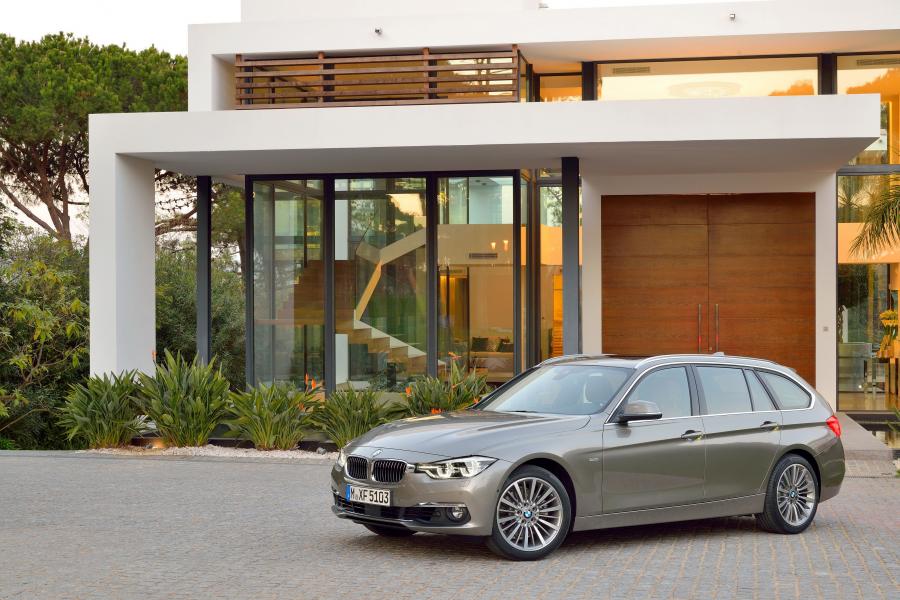  BMW 330d Touring Luxury Line 2015 года  (фото 21 из 28)